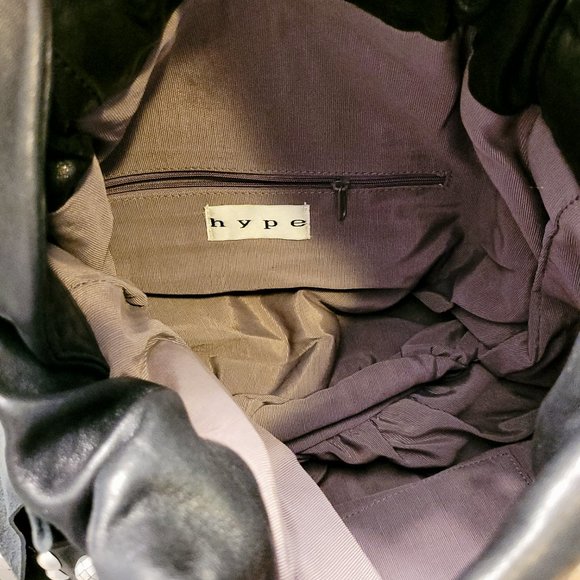 Black leather shoulder bag by Hype - Picture 5 of 7